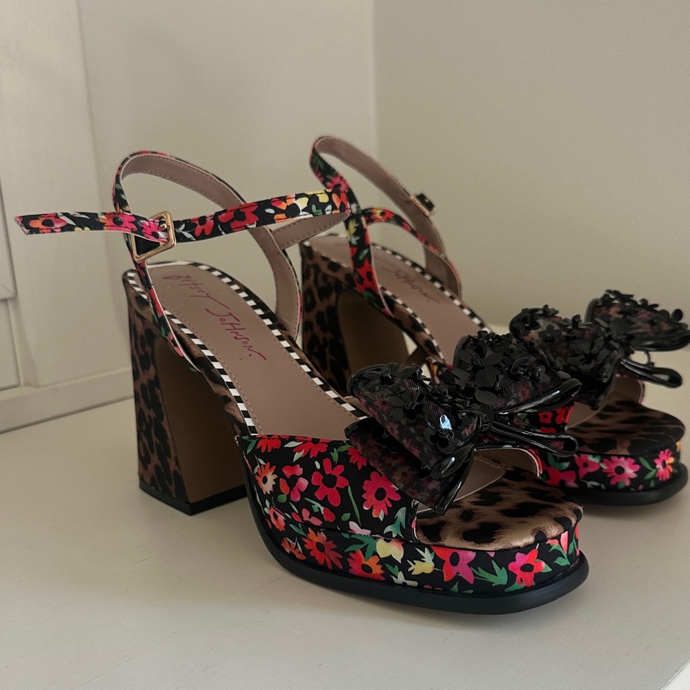 Floral Platform Sandals